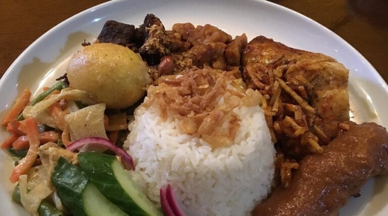 warung sranang makmur amsterdam1 768x427